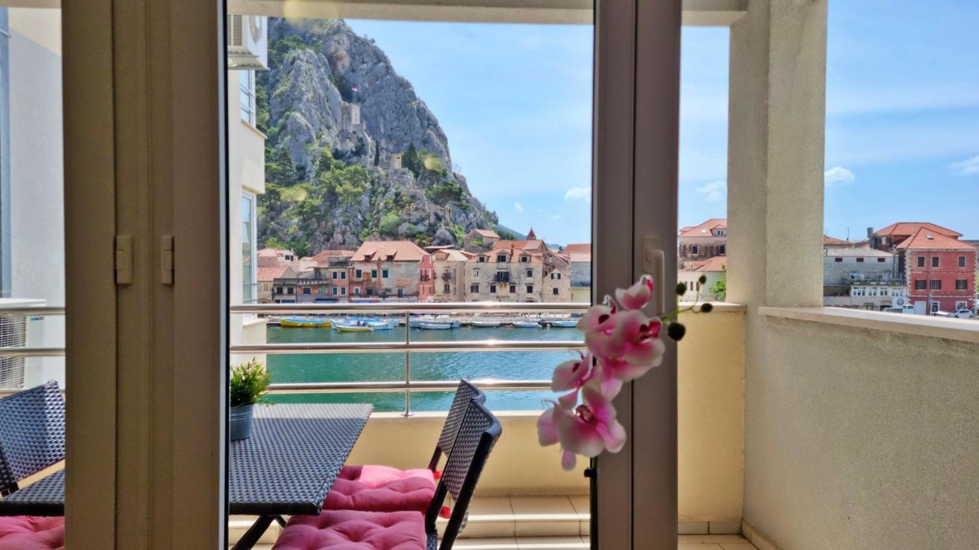 Appartamento Mitra Zonata Blue Omiš Esterno foto