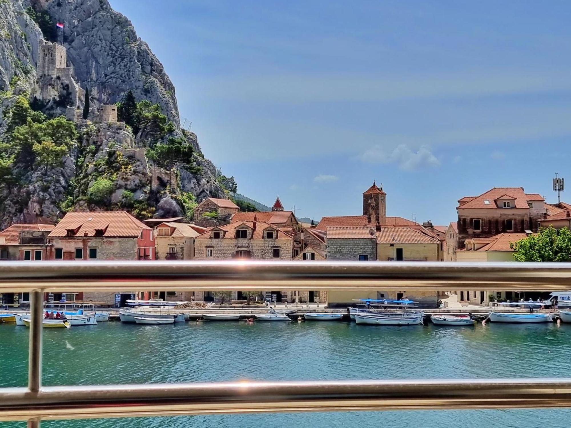 Appartamento Mitra Zonata Blue Omiš Esterno foto