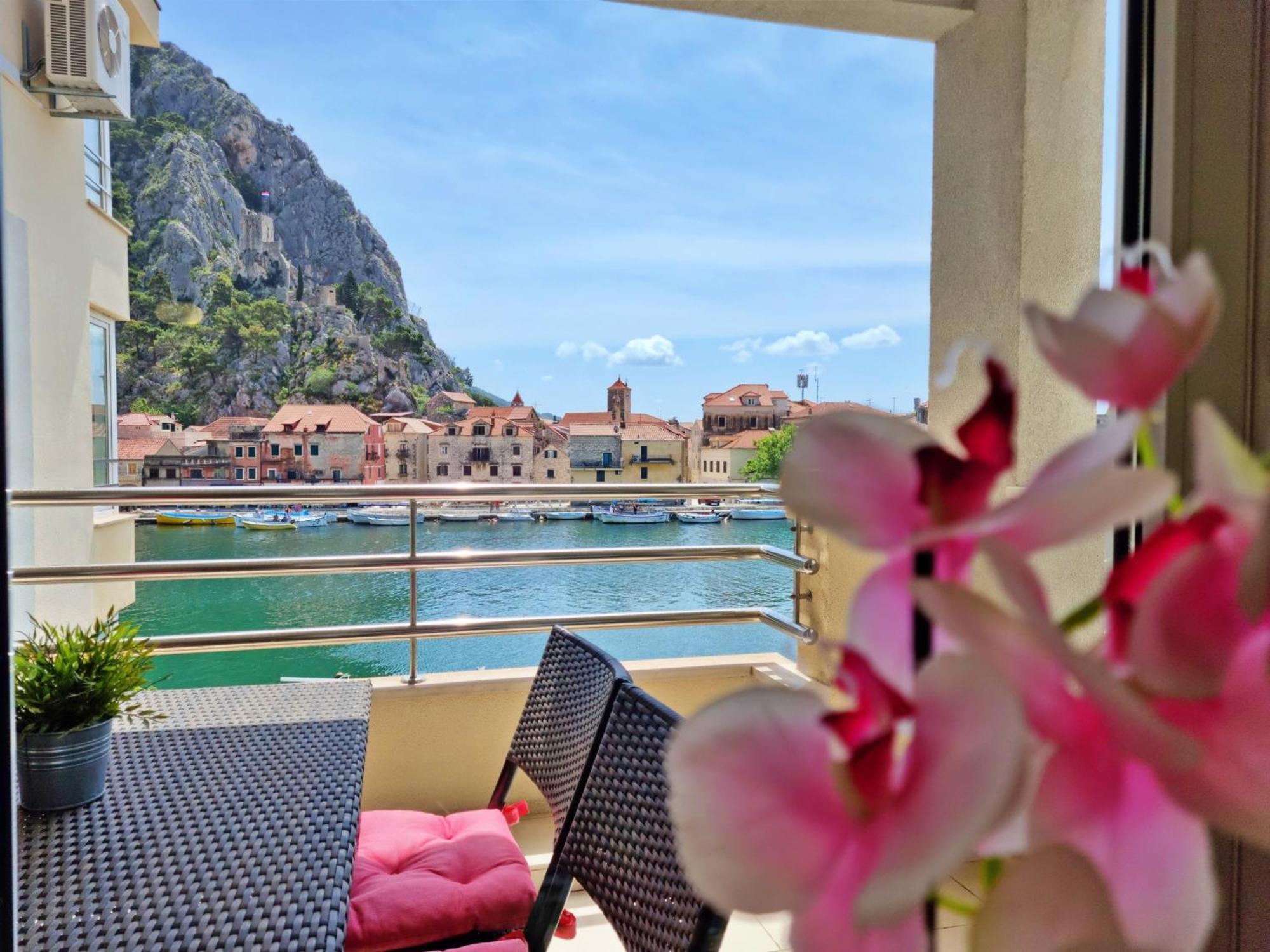 Appartamento Mitra Zonata Blue Omiš Esterno foto