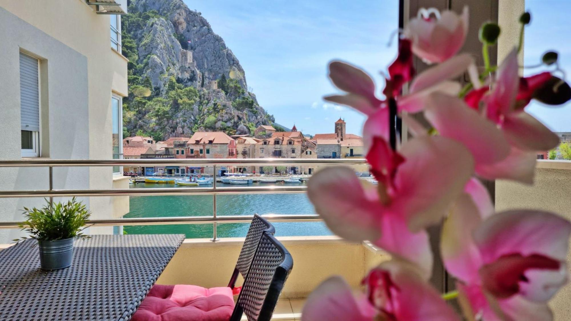 Appartamento Mitra Zonata Blue Omiš Esterno foto