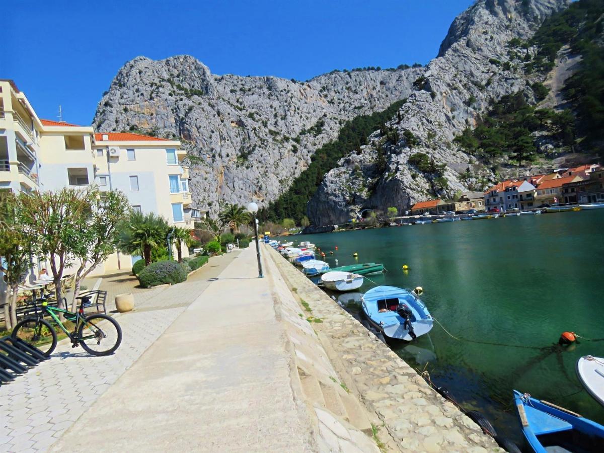 Appartamento Mitra Zonata Blue Omiš Esterno foto