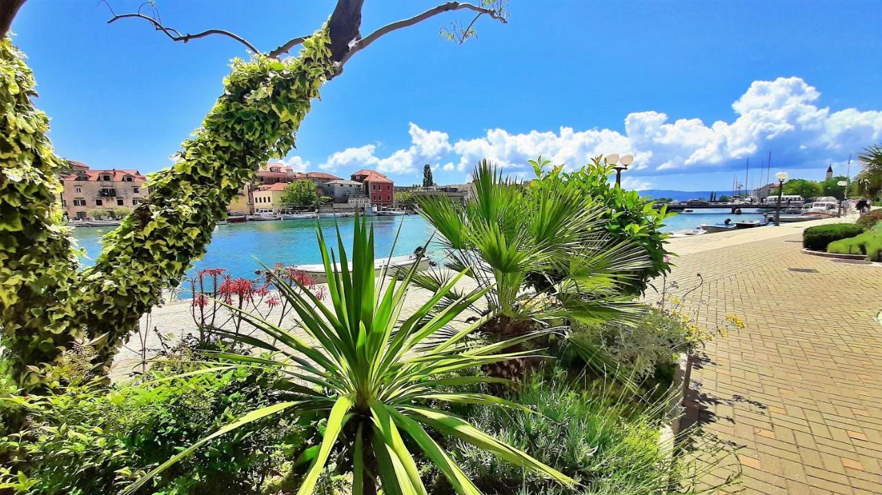 Appartamento Mitra Zonata Blue Omiš Esterno foto