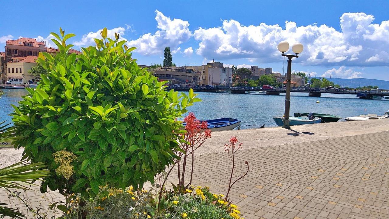 Appartamento Mitra Zonata Blue Omiš Esterno foto